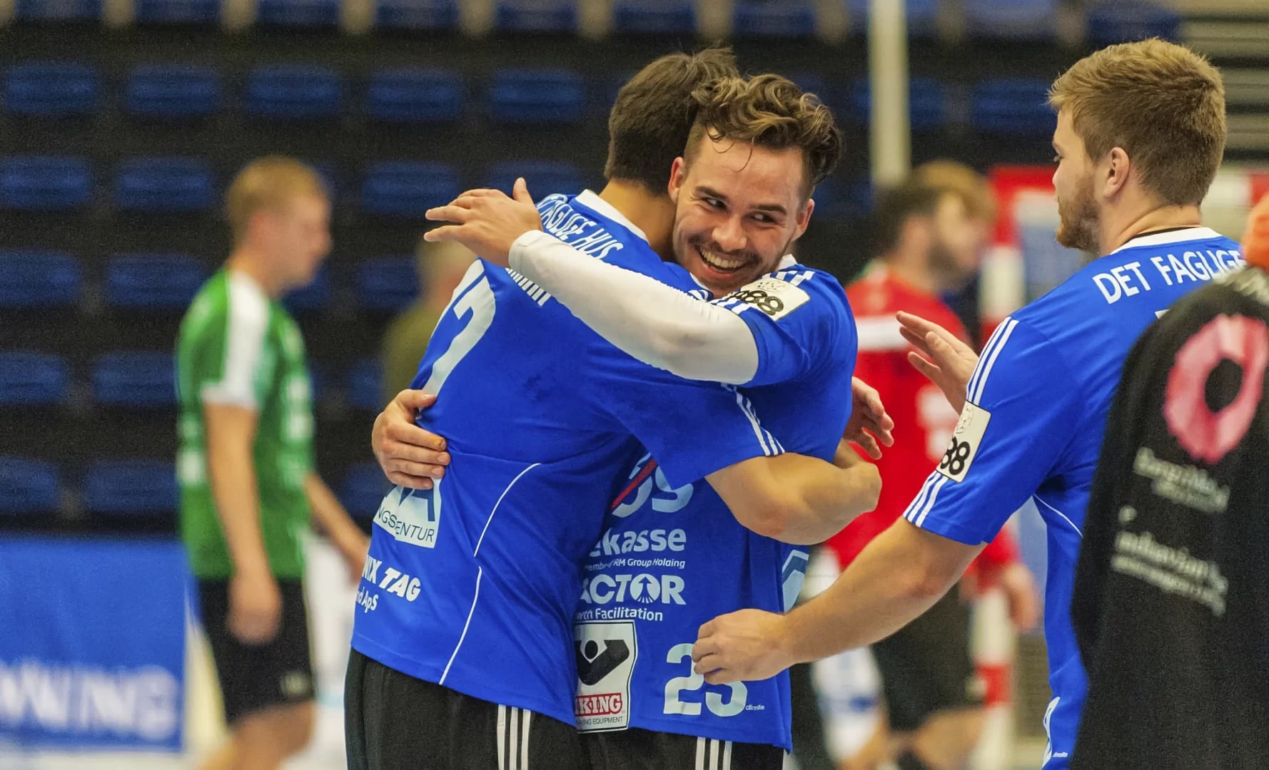Ribe-Esbjerg-HH - Pelle Schilling , jubler sammen med en anden spiller fra REH