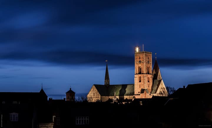 Ribe Domkirke i mørke ved juletid