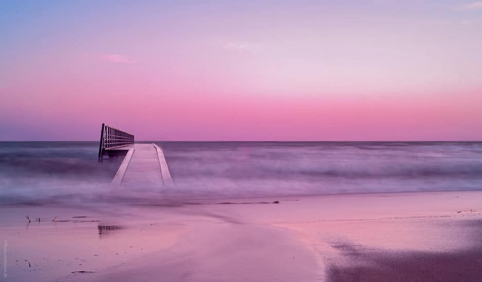 Hvidbjerg Strand er en populær strand beliggende i Danmark, nær Hvidbjerg